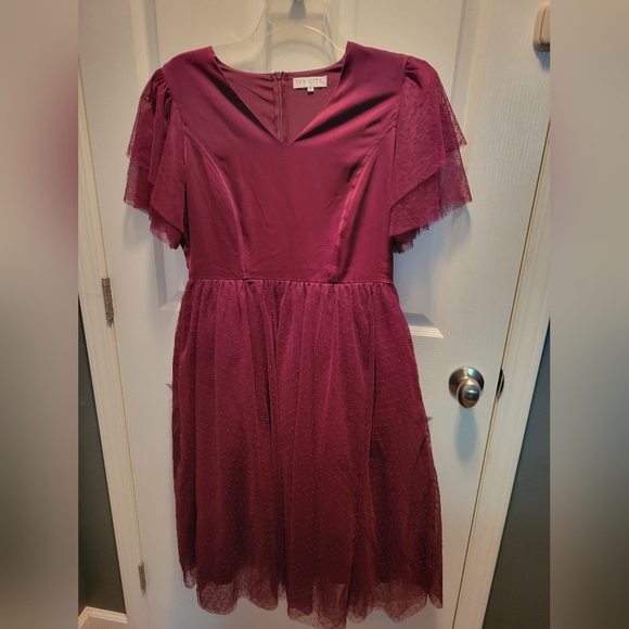 Ivy City Co The Party Dress in Wine M - Picture 5 of 9